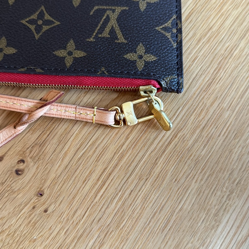 Neverfull Pouch - Picture 2 of 4